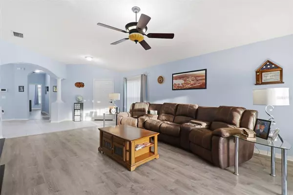 2822 TORRANCE DR, Land O Lakes, FL 34638