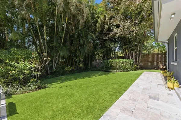 1618 SAN CHARLES DR, Dunedin, FL 34698