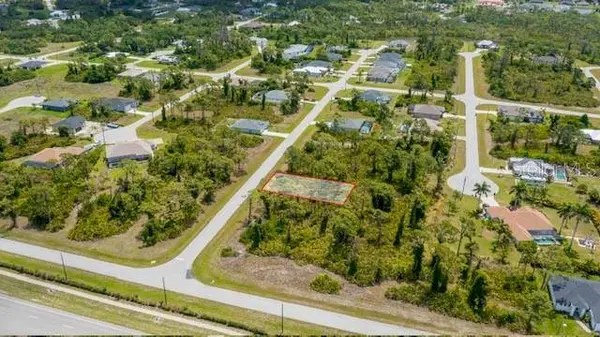 105 GLADES DR, Rotonda West, FL 33947