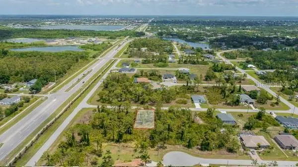 105 GLADES DR, Rotonda West, FL 33947