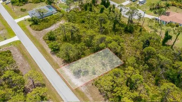 105 GLADES DR, Rotonda West, FL 33947