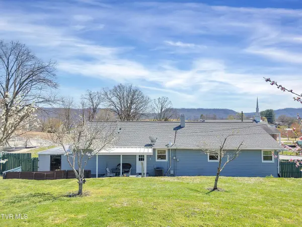 327 Oak ST, Church Hill, TN 37642