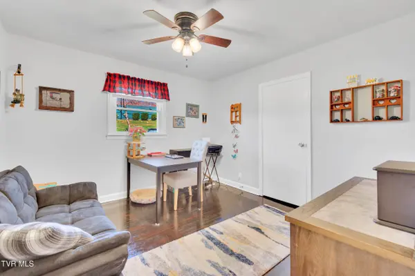 327 Oak ST, Church Hill, TN 37642