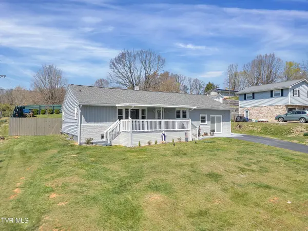 327 Oak ST, Church Hill, TN 37642