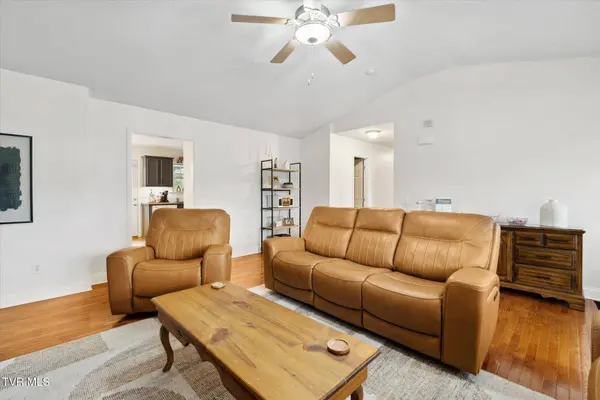 134 Yarrow DR, Bluff City, TN 37618