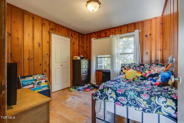 4016 Skyland DR, Kingsport, TN 37664