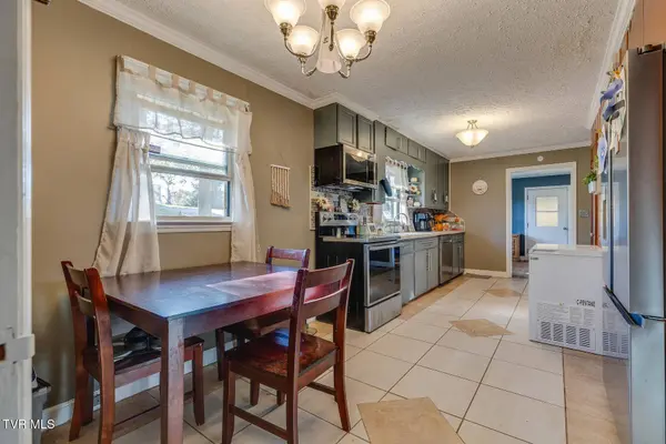 4016 Skyland DR, Kingsport, TN 37664