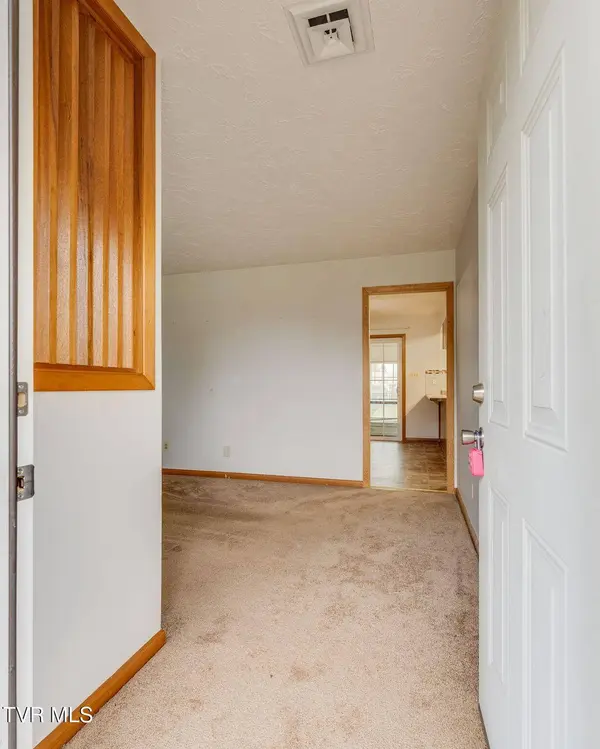 400 Drinnon DR, Morristown, TN 37814