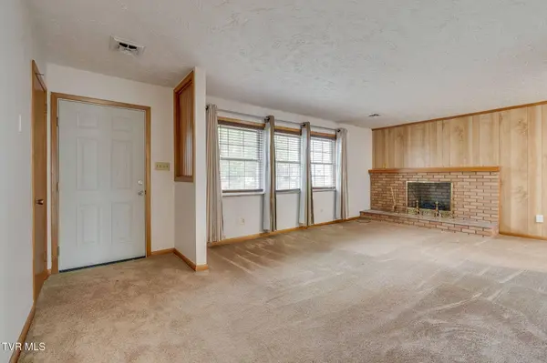 400 Drinnon DR, Morristown, TN 37814