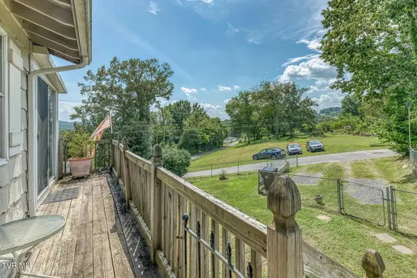 329 Greystone DR, Bluff City, TN 37618