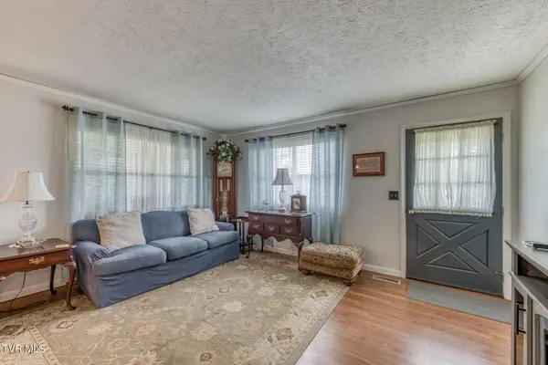 329 Greystone DR, Bluff City, TN 37618