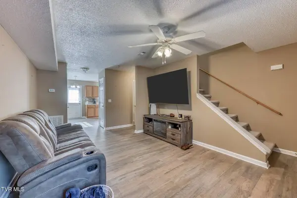 568 Gray Station RD #Apt 10, Gray, TN 37615