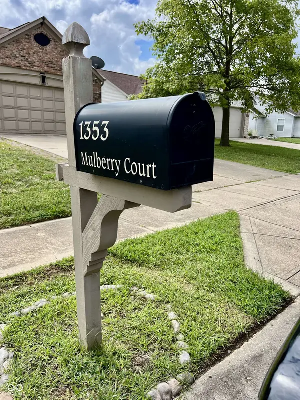 1353 Mulberry CT, Greenfield, IN 46140