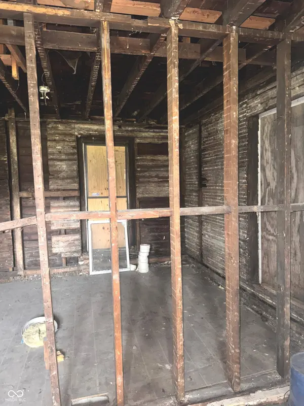 1212 Vandeman ST, Indianapolis, IN 46203