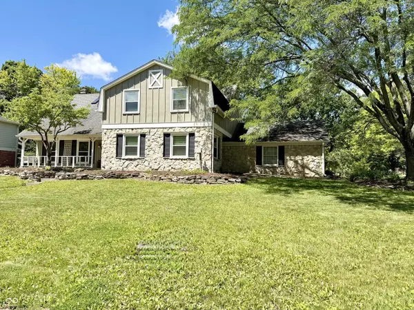 8950 Sourwood CT, Indianapolis, IN 46260