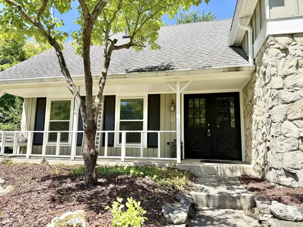 8950 Sourwood CT, Indianapolis, IN 46260