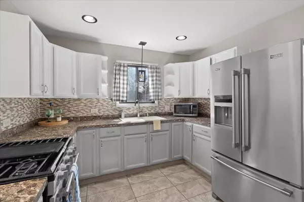 24860 W Forest DR, Lake Villa, IL 60046