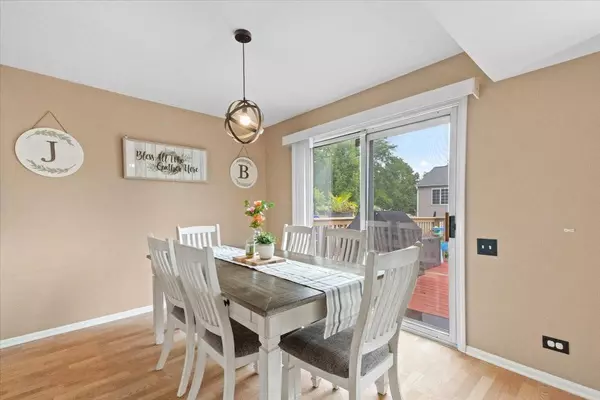 423 Spaulding RD, Bartlett, IL 60103