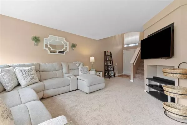 423 Spaulding RD, Bartlett, IL 60103