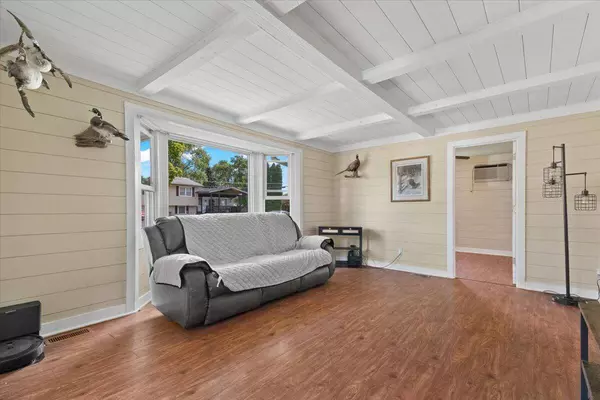 2907 Elizabeth Ln, Twin Lakes, WI 53181