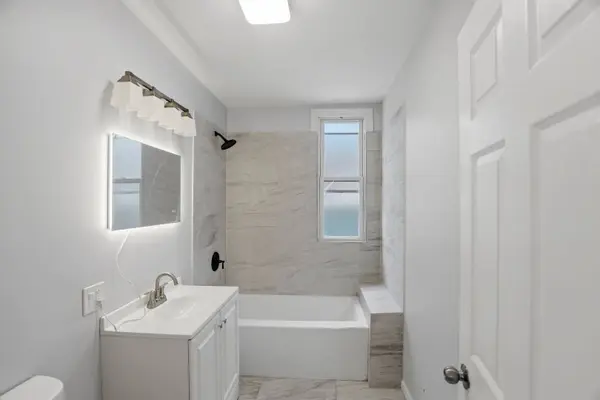 5256 S Carpenter ST, Chicago, IL 60609