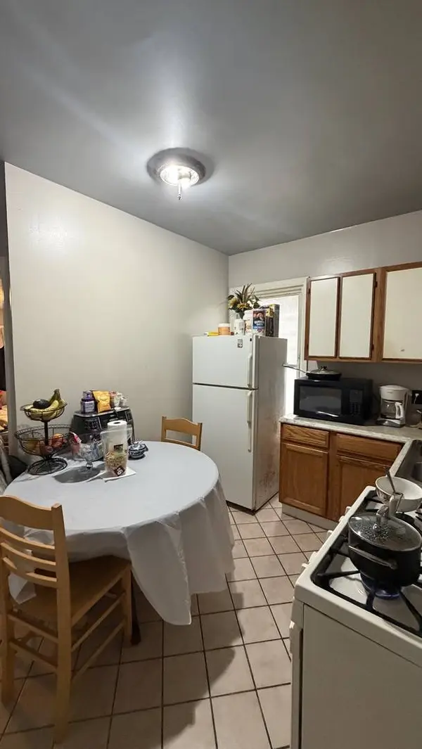 4647 W Warwick AVE, Chicago, IL 60641