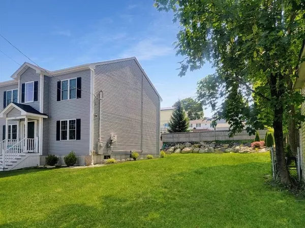 391 Gibbs St, Fall River, MA 02720