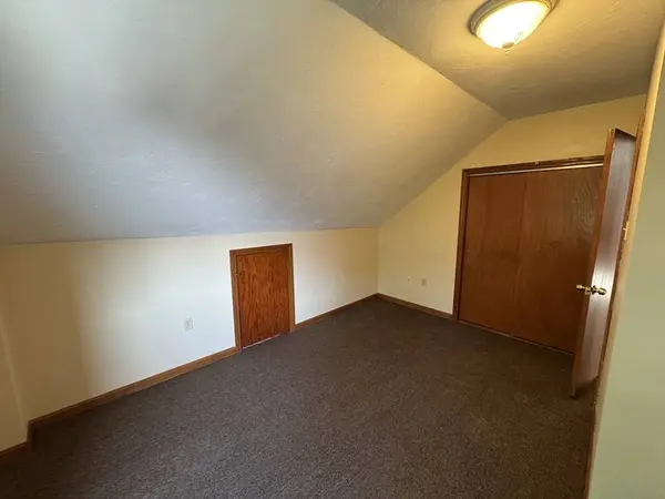138 Bogle St #3, Fall River, MA 02723