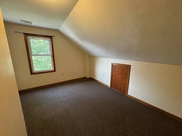 138 Bogle St #3, Fall River, MA 02723