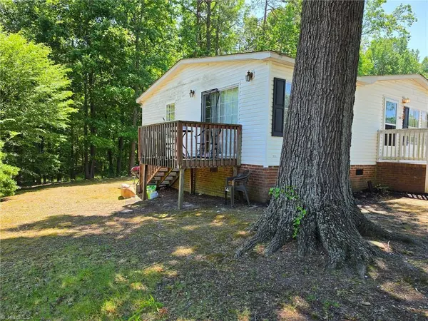 1045 APPLE BLOSSOM LN, Burlington, NC 27217