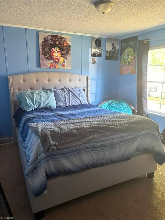 1045 APPLE BLOSSOM LN, Burlington, NC 27217