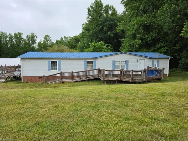 108 carr ST, Jonesville, NC 28642