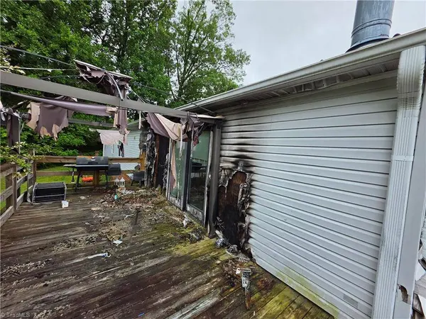 108 carr ST, Jonesville, NC 28642