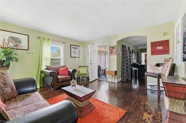 2360 Dellabrook RD, Winston-salem, NC 27105