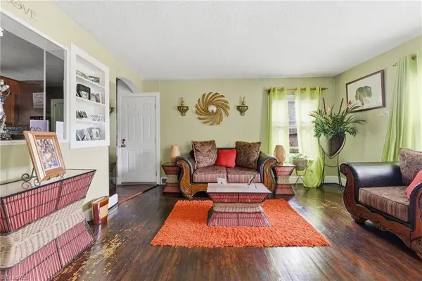 2360 Dellabrook RD, Winston-salem, NC 27105
