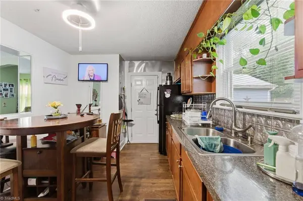 2360 Dellabrook RD, Winston-salem, NC 27105