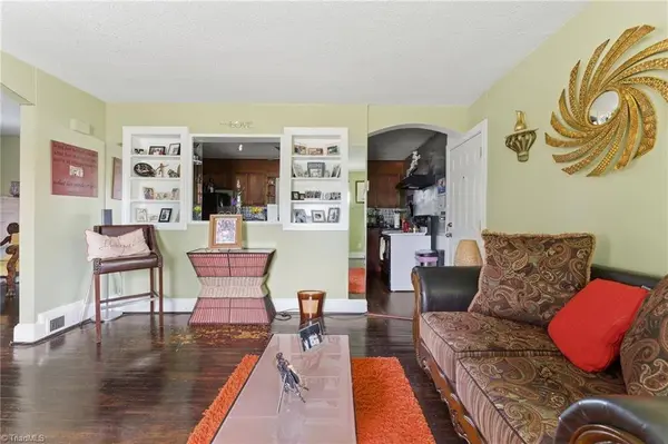 2360 Dellabrook RD, Winston-salem, NC 27105