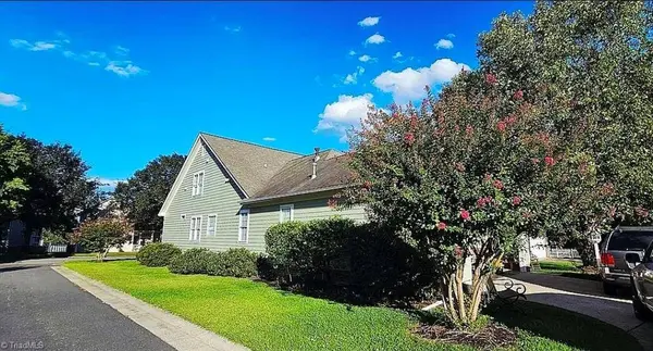 109 Rosewalk LN, Advance, NC 27006