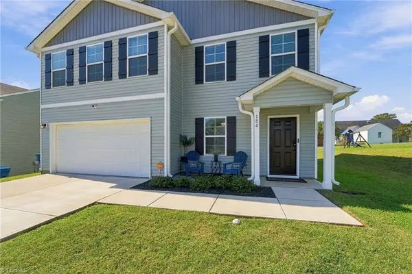 184 Charleston Meadow LOOP, Mocksville, NC 27028