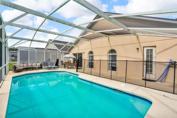 1104 BLOOMINGDALE DR, Davenport, FL 33897