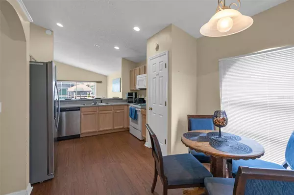 1104 BLOOMINGDALE DR, Davenport, FL 33897