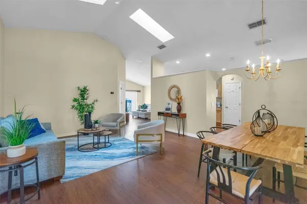 1104 BLOOMINGDALE DR, Davenport, FL 33897