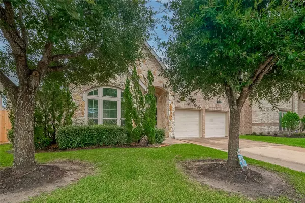 2323 Lost Bridge LN, Pearland, TX 77584