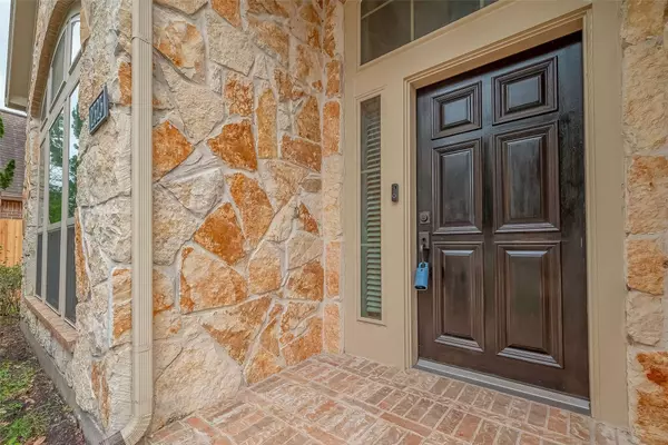 2323 Lost Bridge LN, Pearland, TX 77584