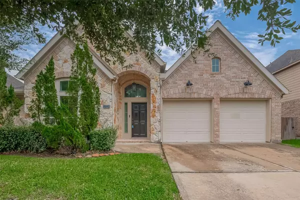 2323 Lost Bridge LN, Pearland, TX 77584