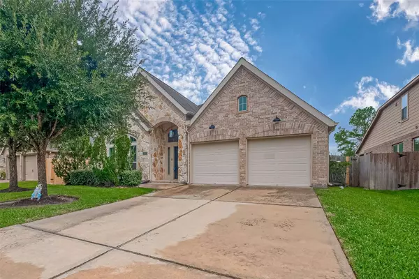2323 Lost Bridge LN, Pearland, TX 77584