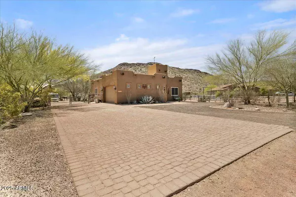 14915 W OBERLIN Way, Surprise, AZ 85387