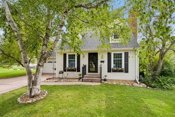 1214 IRWIN AVE