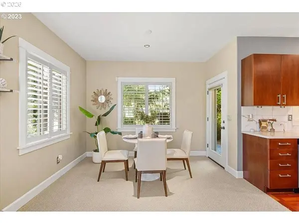 12802 BOONES FERRY RD, Lake Oswego, OR 97035