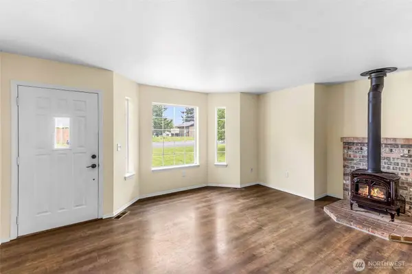 218 Saint Helens WAY, Winlock, WA 98596